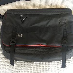 Under armour messenger bag